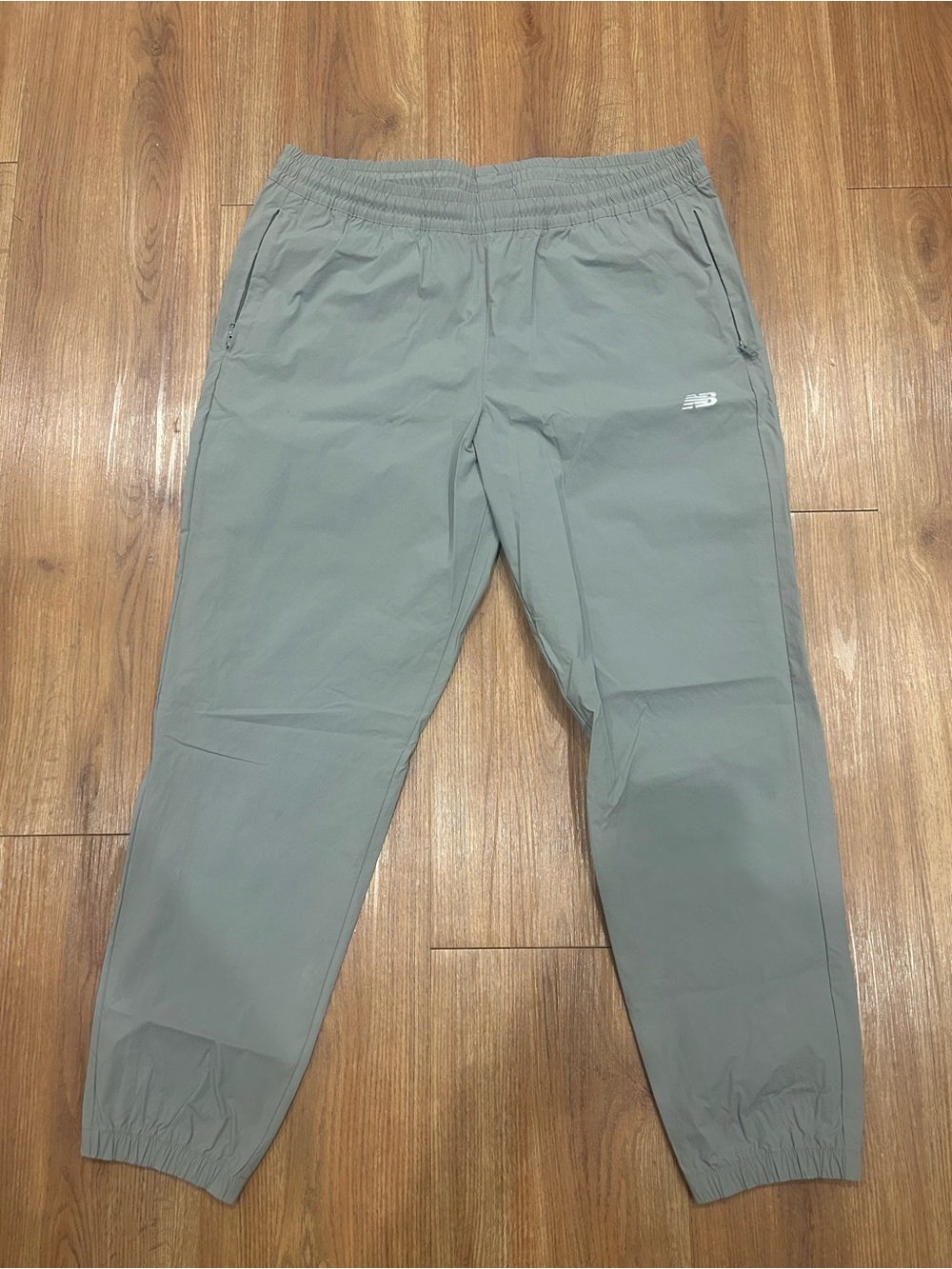 New Balance Men's Light Gray Athletic Jogger Pants